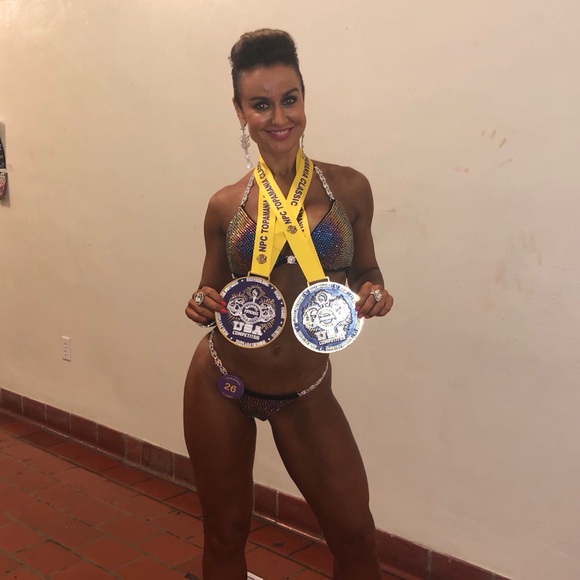 Competition bikini - Picture 2 of 4